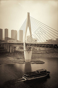 在重庆与城市建筑接壤的桥图片