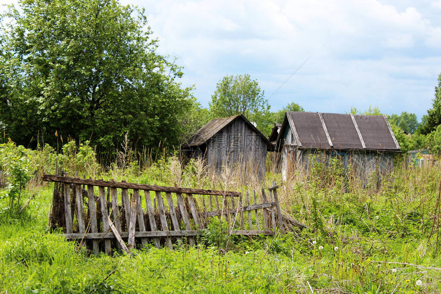 俄罗斯老旧被遗弃的村庄俄罗斯图片