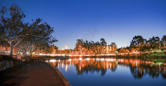 昆士兰州伊普斯威奇市春田湖的美丽湖图片