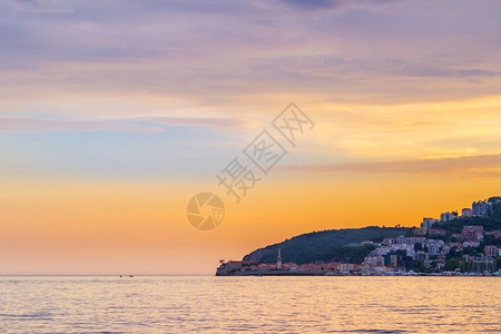 亚得里亚海沿岸的日落令人赞叹直观图片