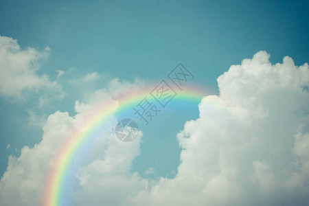 自然天空的云景彩虹图片