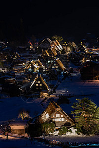 川江号子中日本白川江村建筑的景色夜观Shiraka背景