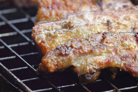 泰式热炭烤美味猪肉图片