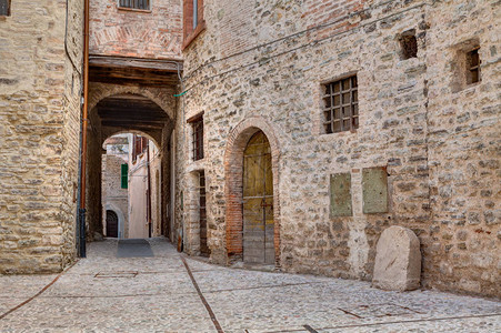 意大利中世纪小镇风景如画的角落图片