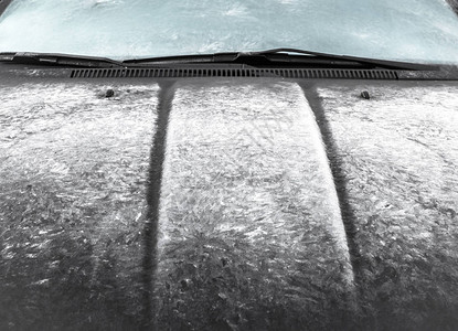一辆冰冷的汽车背景图片