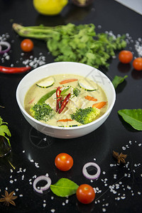 泰式绿咖喱鸡图片