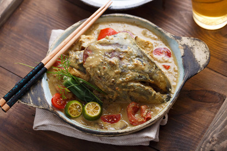 咖喱鱼头新加坡传统美食高清图片