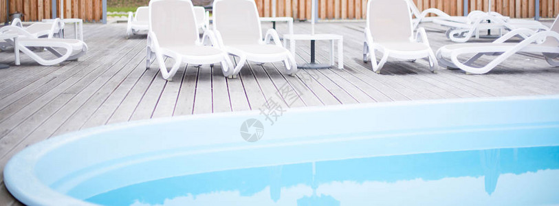 BannerWooden甲板海滩滨洋度假胜地太阳护晒者伞式旅馆雨伞酒图片