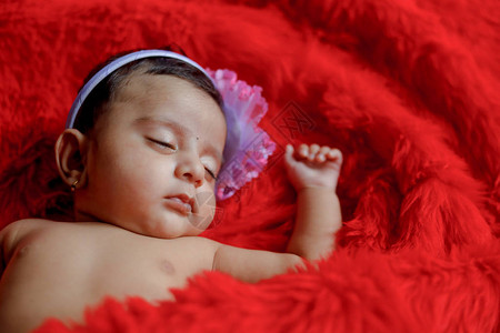 可爱的印度女婴图片