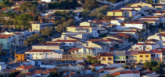 巴西圣保罗州农村城市布拉甘卡保利斯塔的大众住宅建设前景图片