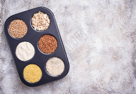 不同类型的去壳大米粗面粉小麦图片