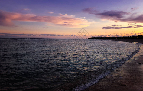 巴厘岛的日落天空图片