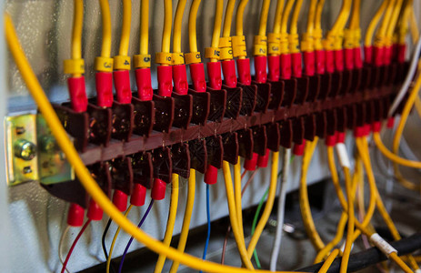电压箱的电线带电线的内置控制板电子系统周图片