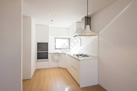 白色内部的白色厨房设计图片