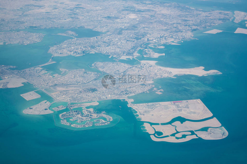 巴林北部的高海拔鸟瞰图图片