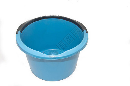 白色背景上的一个桶白色背景上的蓝色塑料桶洗地板图片