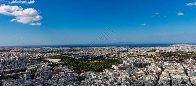 佩夫斯纳雅典希腊Panathinaiko体育场和雅典Achopolis及背景