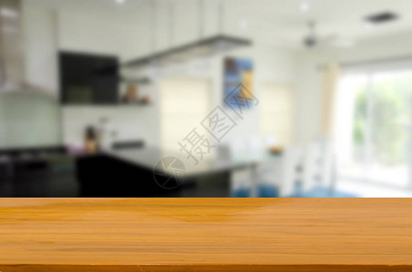 木质顶桌和简易模糊厨房可以用于显示或补装您的产品info背景图片