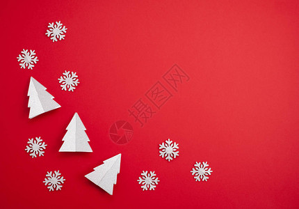 在红色背景上模拟节日圣诞节背景图片