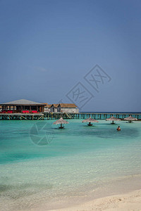 马尔代夫大度假胜地内美丽的海湾图片