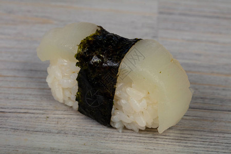 日本鱿鱼冷寿司图片