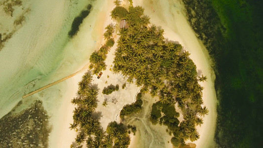 菲律宾锡亚高岛热带海滩的鸟瞰图图片
