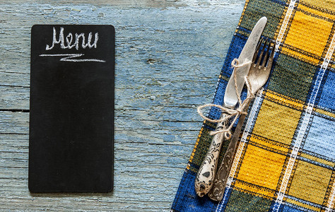 餐桌菜单黑板菜单的顶端景色放在生图片