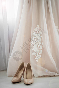 米色鞋子婚鞋新娘鞋跟新娘的费用婚图片