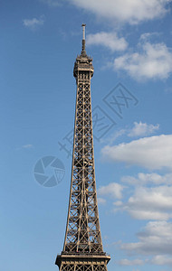 法国巴黎的埃菲尔高塔蓝图片