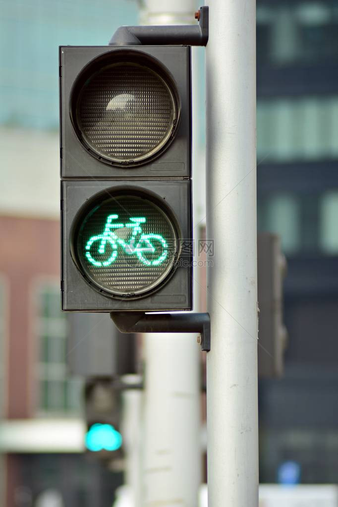 双自行车交通灯图片