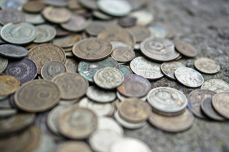 苏维埃硬币洒在照片的全框上苏联卢布图片