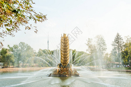 古代苏维埃传说喷泉Zolotoy图片