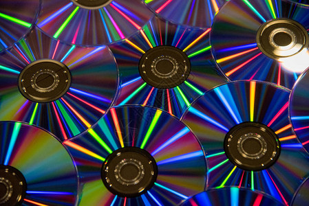 许多音乐清洁的光盘彩色频谱作为明亮图片
