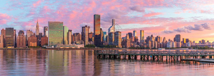 从长岛城的曼哈顿天际线看日出皇后区东河一带这个地区以对曼哈顿的伟图片