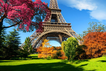 Eiffel铁塔和法国巴图片