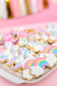 独角兽糖饼干在孩子们生日派对上装饰高清图片