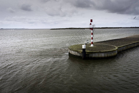 荷兰瓦登海西弗里西亚群岛之一特克塞港基础设施的景象图片
