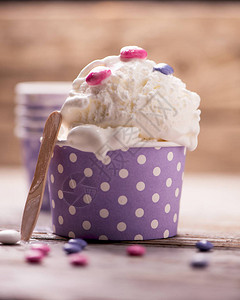 香草冰淇淋餐图片