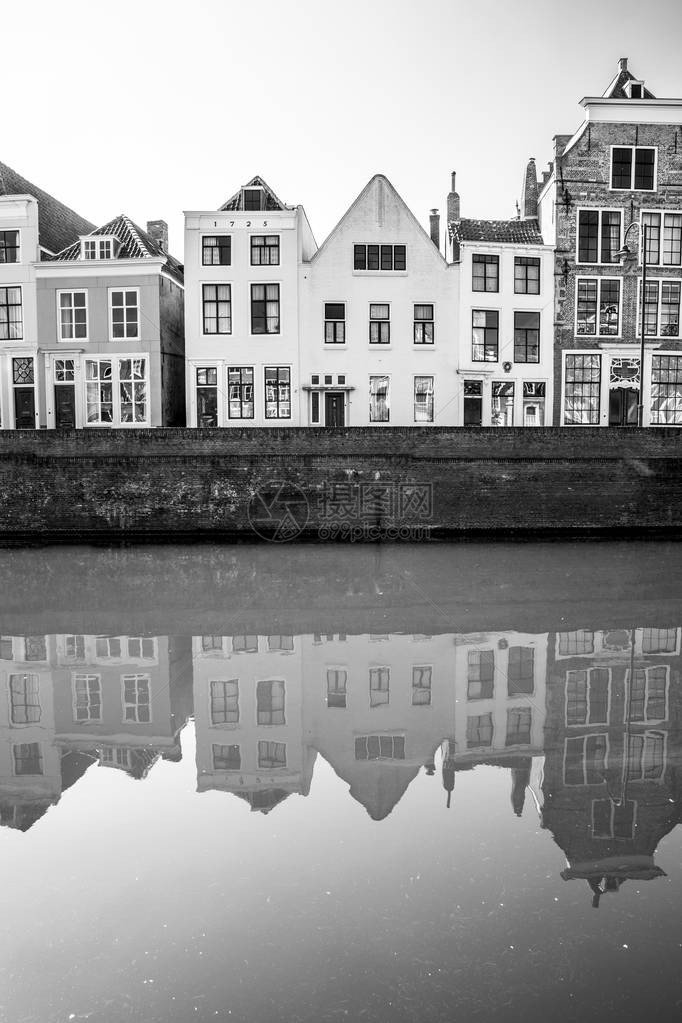 荷兰城市风景沿运河建图片