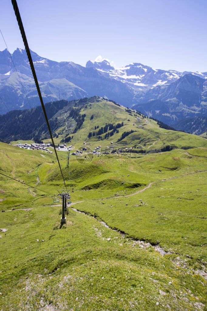 夏季从升降椅阿尔卑斯山地块沃州和瓦莱州瑞士阿尔卑斯山瑞士观图片