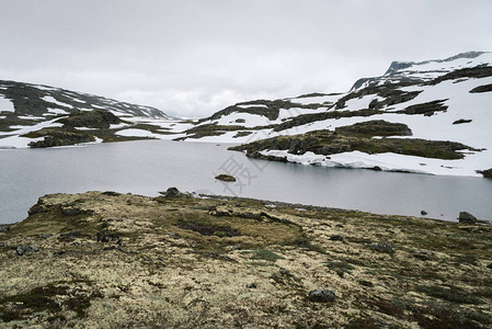 挪威风景路线AurlandsfjelletFlyvotni湖图片