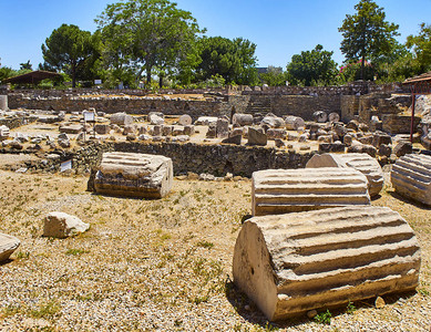 世界七大奇迹之一Halicarnassus陵墓的废墟之一图片