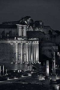 罗马论坛的清风与历史建筑的图片