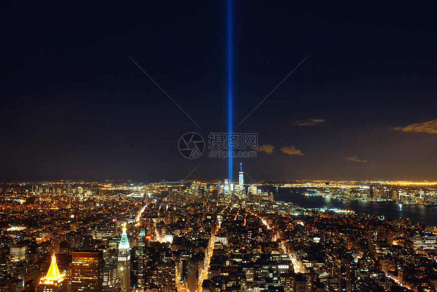 纽约市中心天线景色在晚上9月1图片