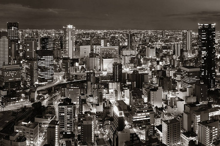 日本大阪市的全景晚图片