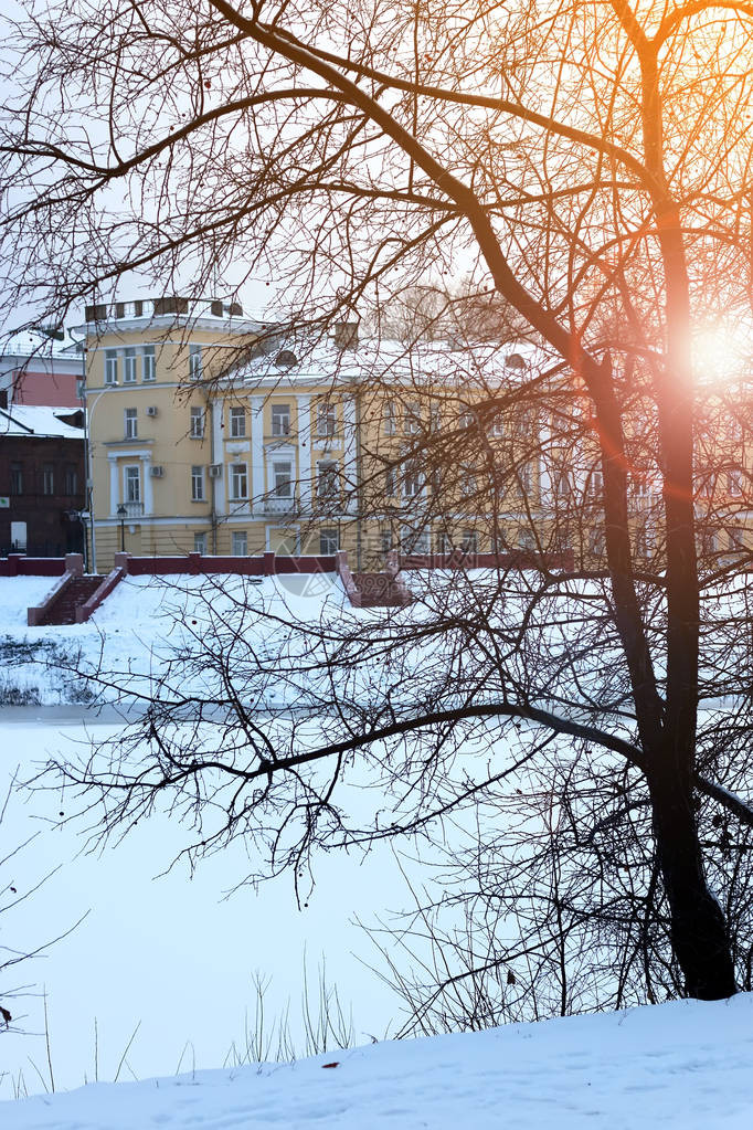 城市景观建筑冬天图片