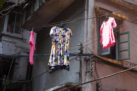 街头晾衣服广州图片
