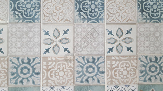 彩色突尼斯瓷砖的彩色复古瓷图片