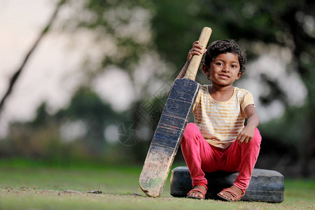 印度女孩子打板球图片