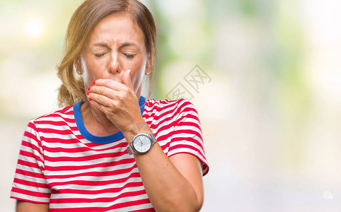 患有偏僻背景感觉不舒服和咳嗽等感冒或支气管炎症状的中年高图片